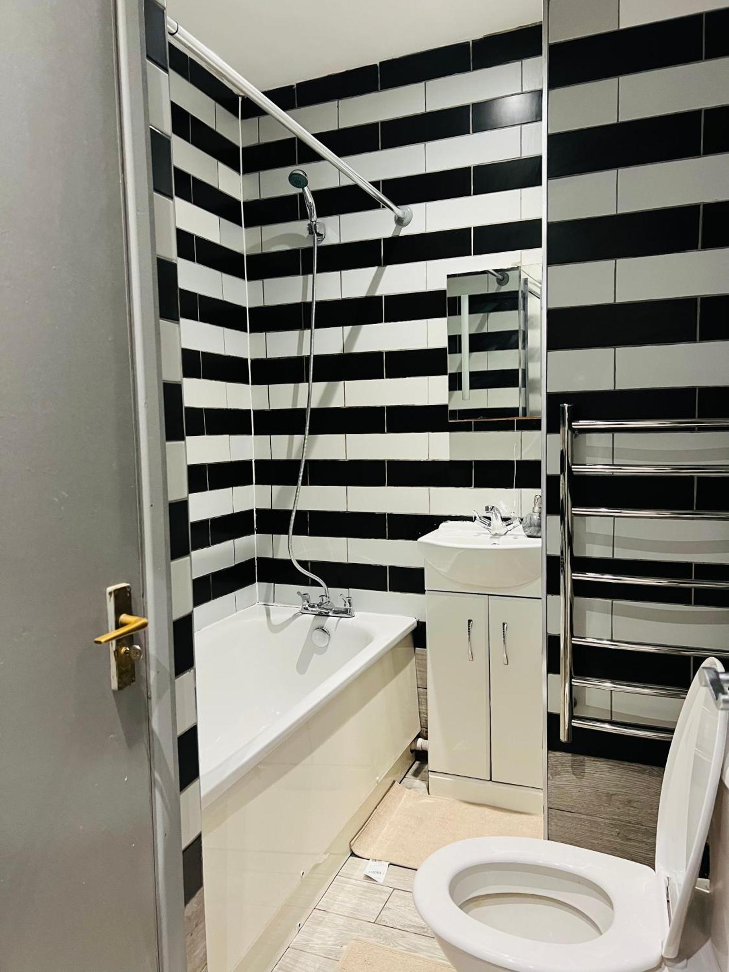 "Spacious Family, Friendly" 1 Bedroom In Kings Cross, St Pancras!!!118A ลอนดอน ภายนอก รูปภาพ